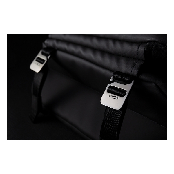 NIID x Urbanature Radiant Urban Sling R1